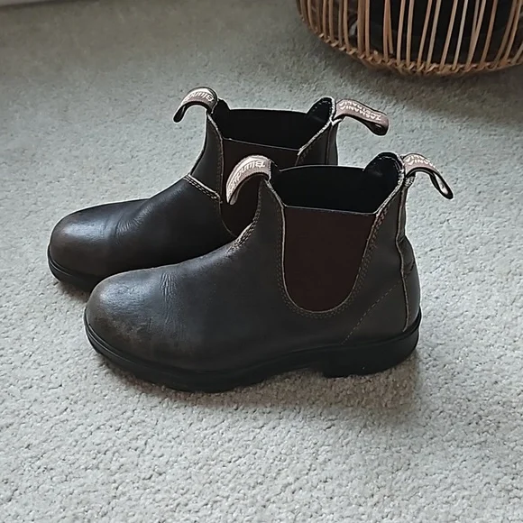Blundstone | Shoes | Blundstone Chelsea Boots Stout Brown Size 4 | Poshmark Blundstone | Shoes | Blundstone Chelsea Boots Stout Brown Size 4 | Poshmark